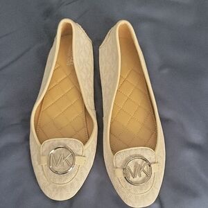 Michael Kors White & Cream Loafers with Silver Logo
